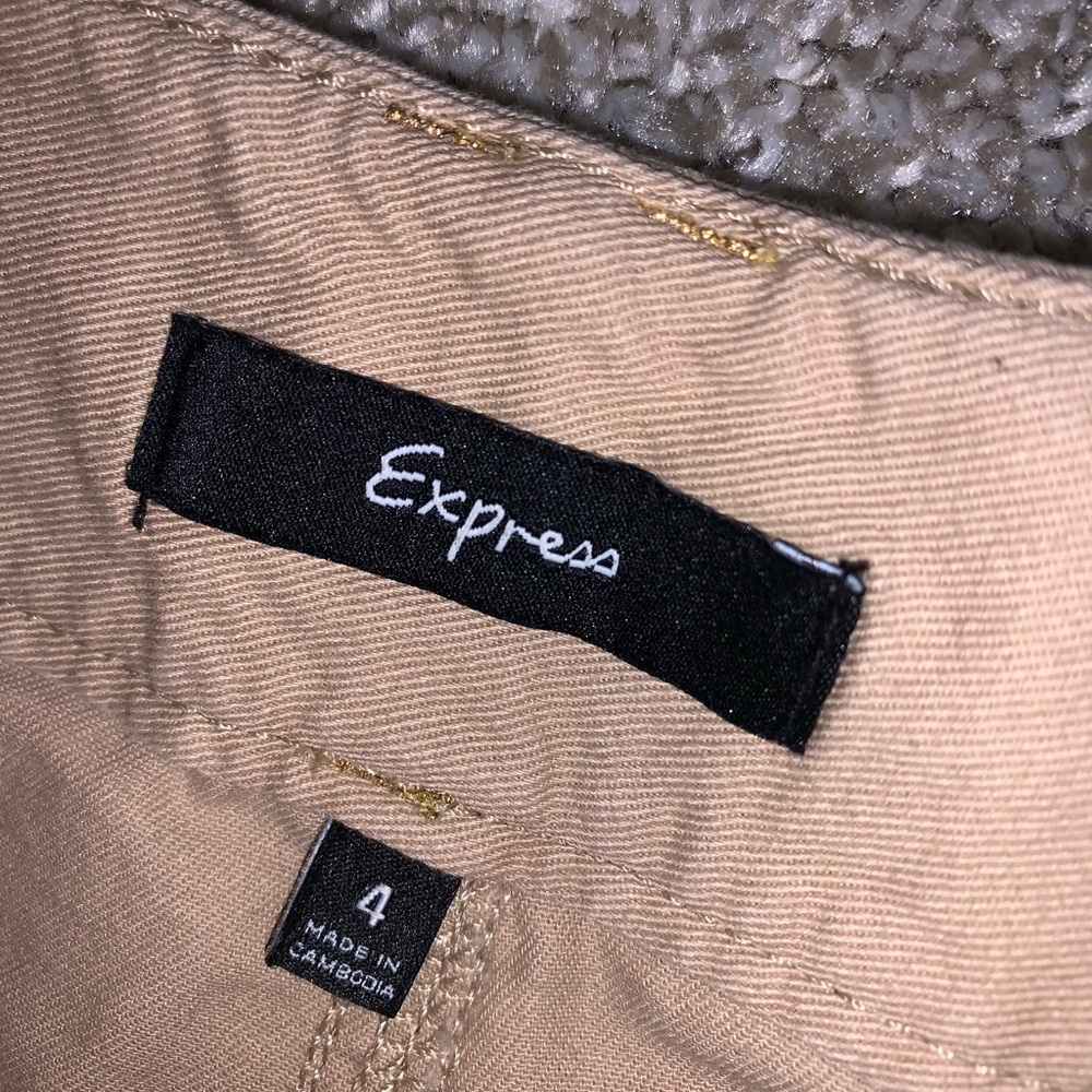 Express Tan High Waist buttoned shorts size 4 - Picture 9 of 12